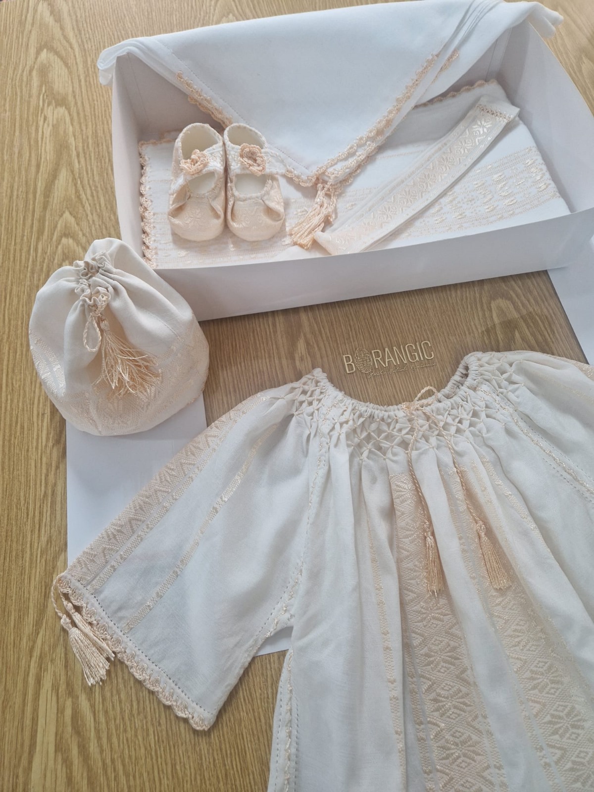 Costumaș din borangic pentru botez fetiță - CBF5